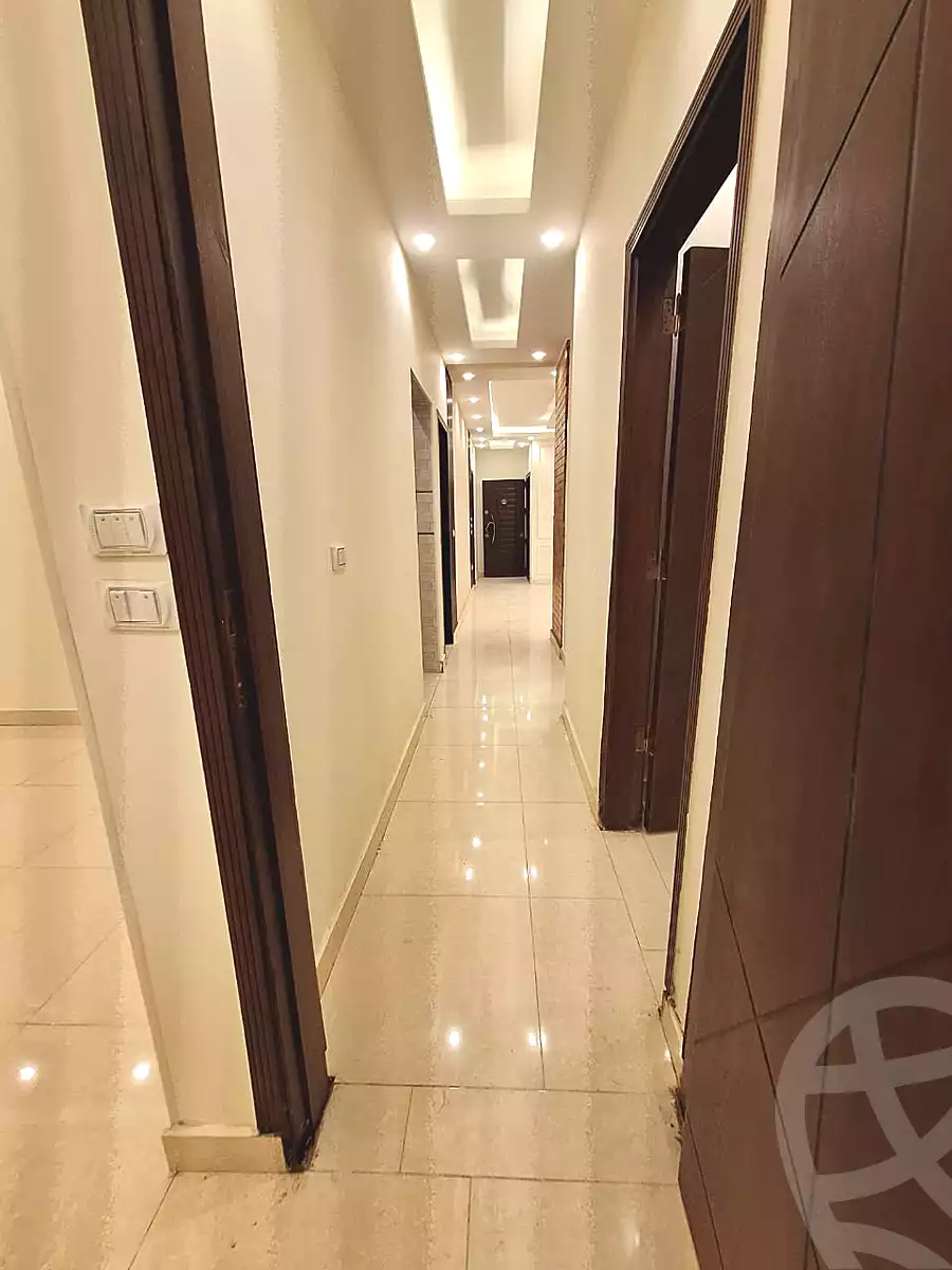https://aqarmap.com.eg/ar/listing/6804581-for-sale-cairo-6th-of-october-el-ahyaa-neighborhood-3rd