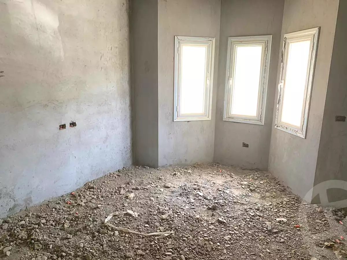 https://aqarmap.com.eg/ar/listing/6805601-for-sale-cairo-new-cairo-compounds-mountain-view-hyde-park