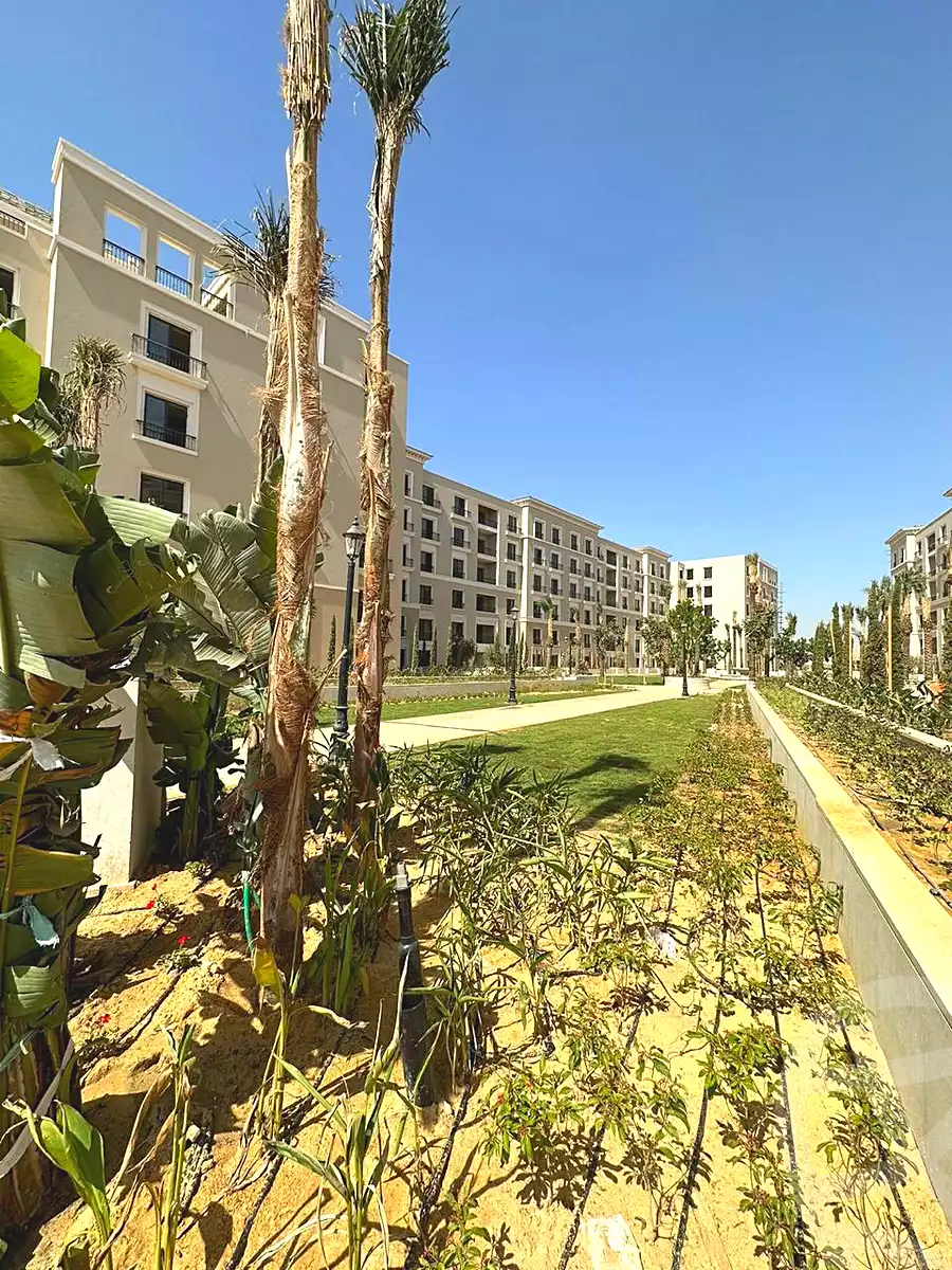 https://aqarmap.com.eg/ar/listing/6805689-for-sale-cairo-el-sheikh-zayed-city-compounds-kmbwnd-fyldj-wyst-dr-llttwyr