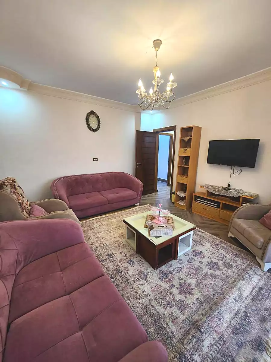 https://aqarmap.com.eg/ar/listing/6805755-for-sale-cairo-el-sheikh-zayed-city-compounds-el-khamayel