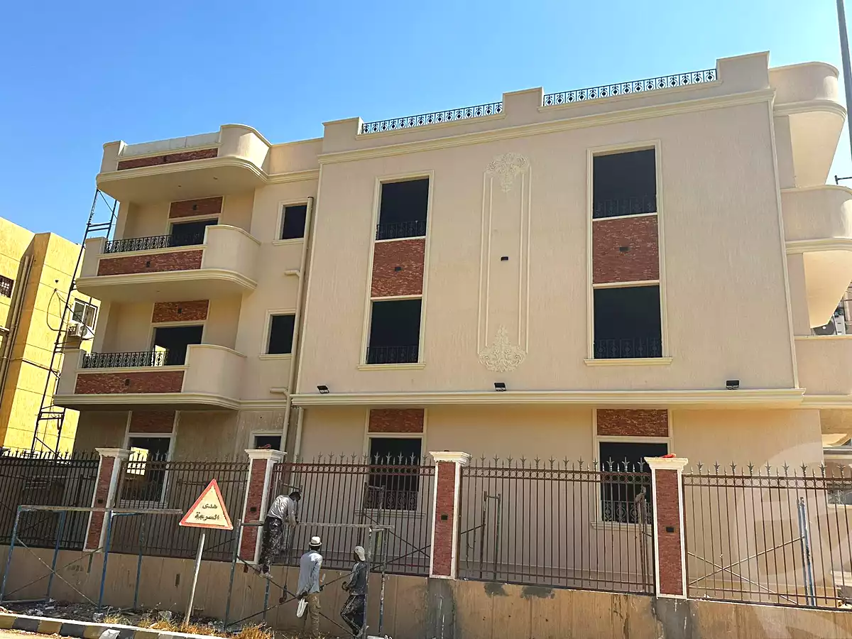 https://aqarmap.com.eg/ar/listing/6805967-for-sale-cairo-new-cairo-first-settlement-mhwr-mstfy-kml