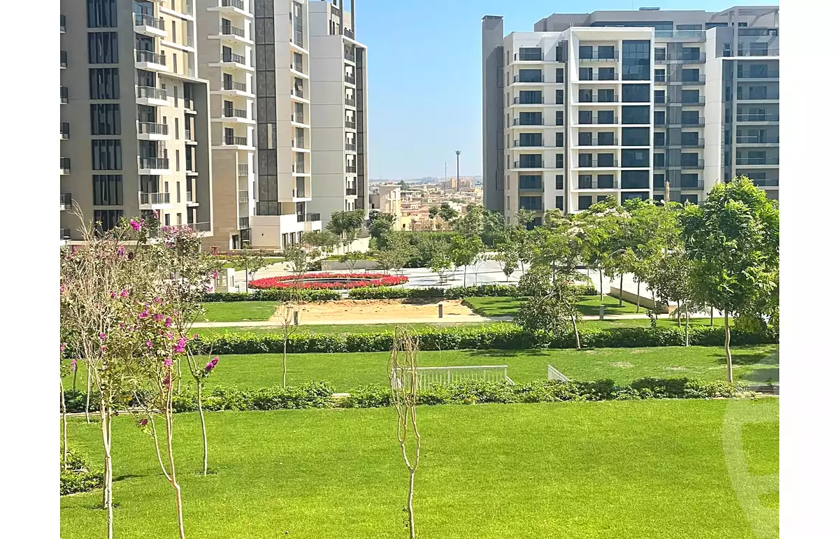 https://aqarmap.com.eg/ar/listing/6806177-for-sale-cairo-el-sheikh-zayed-city-compounds-zyd-wr-llttwyr