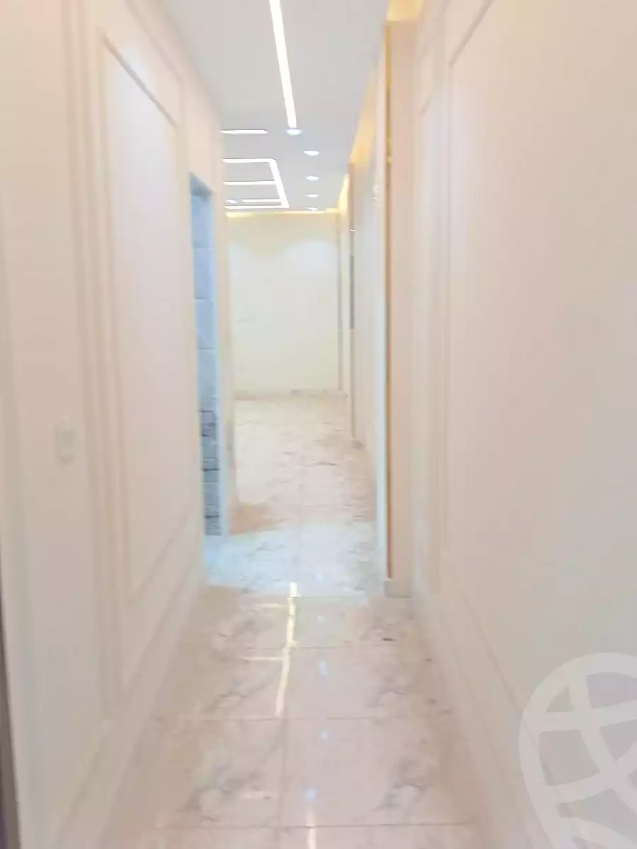 https://aqarmap.com.eg/ar/listing/6806943-for-sale-cairo-6th-of-october-el-ahyaa-neighborhood-3rd-al-hay-al-thalith-st