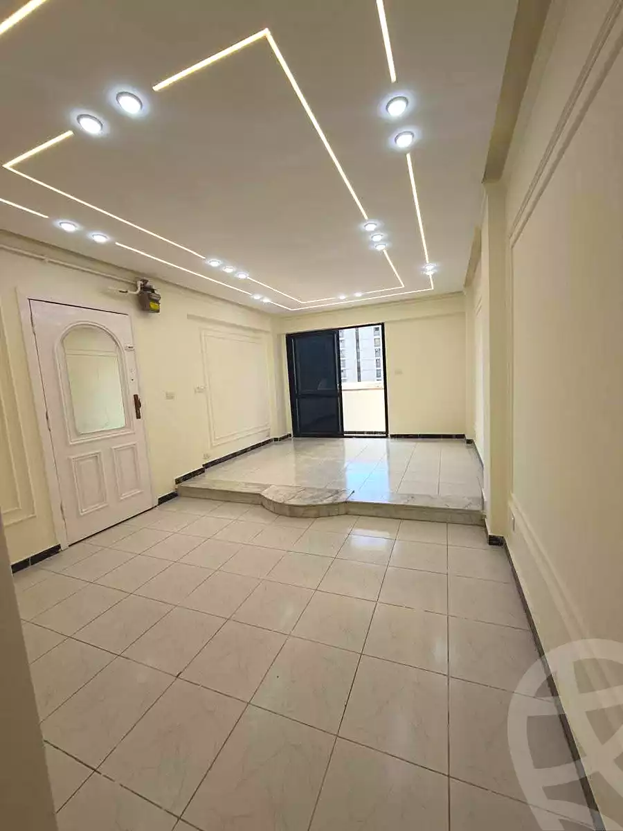 https://aqarmap.com.eg/ar/listing/6806947-for-sale-alexandria-el-asafra-shr-45