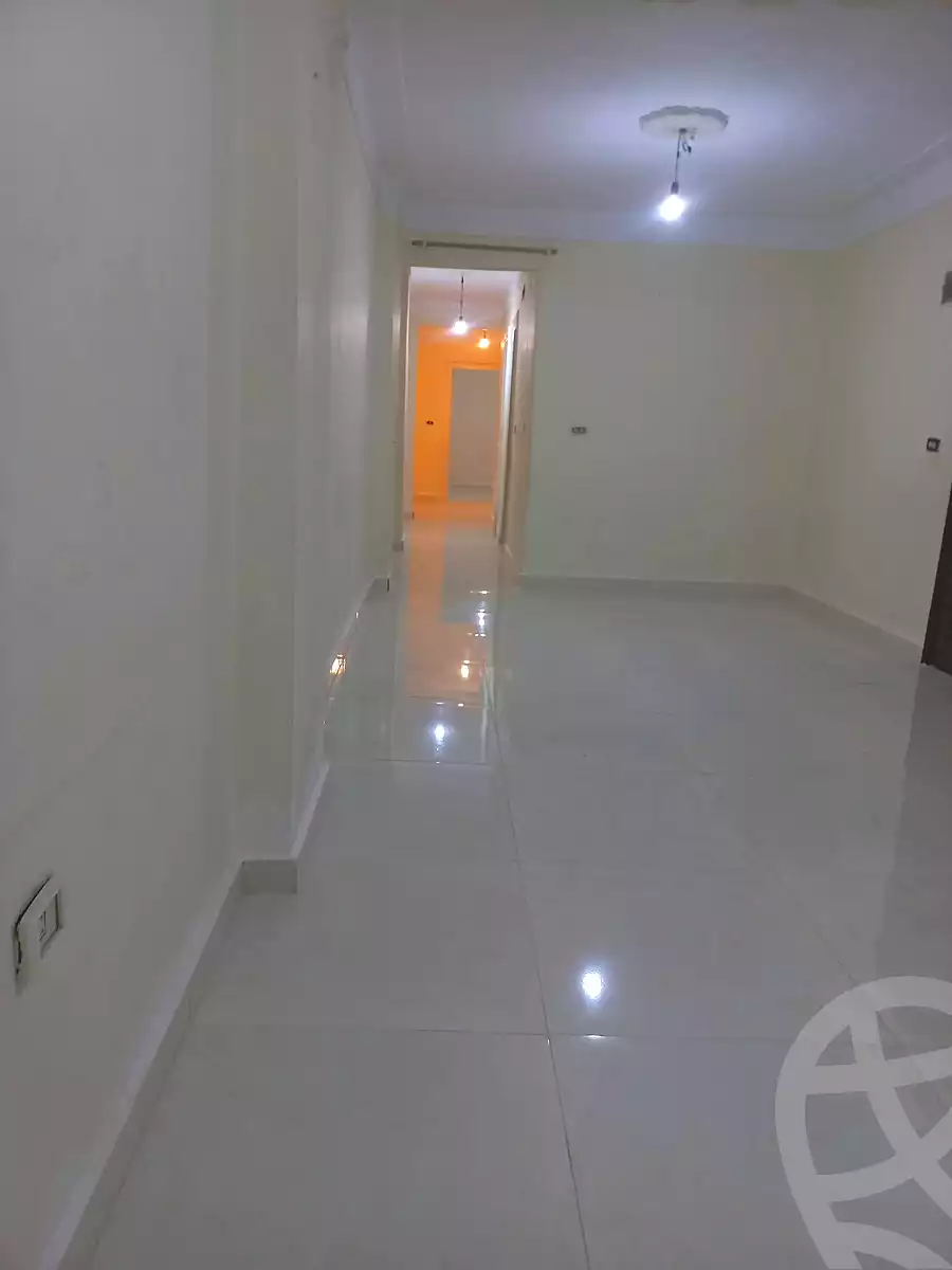 https://aqarmap.com.eg/ar/listing/6807659-for-rent-alexandria-zezenia-ibrahim-el-attar-st