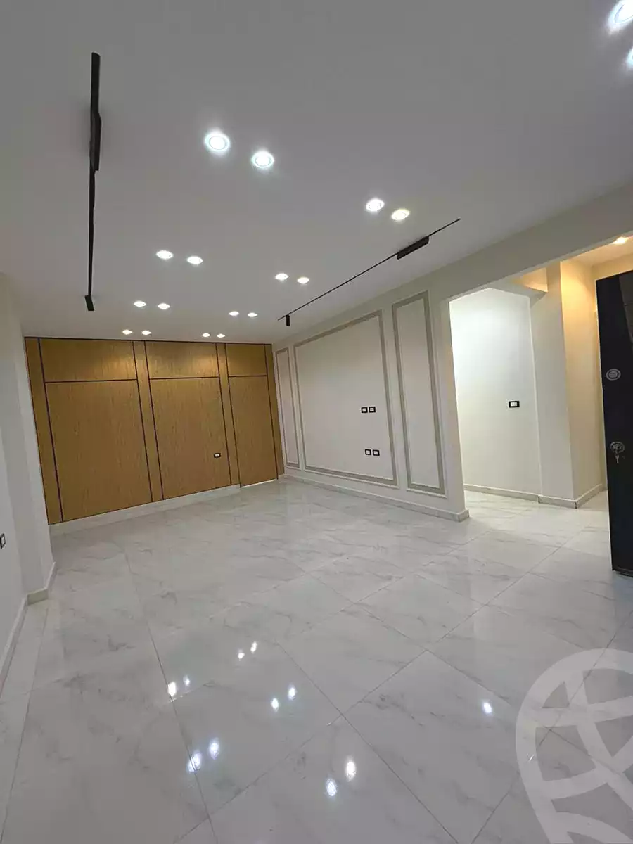https://aqarmap.com.eg/ar/listing/6807856-for-sale-cairo-6th-of-october-el-ahyaa-neighborhood-3rd