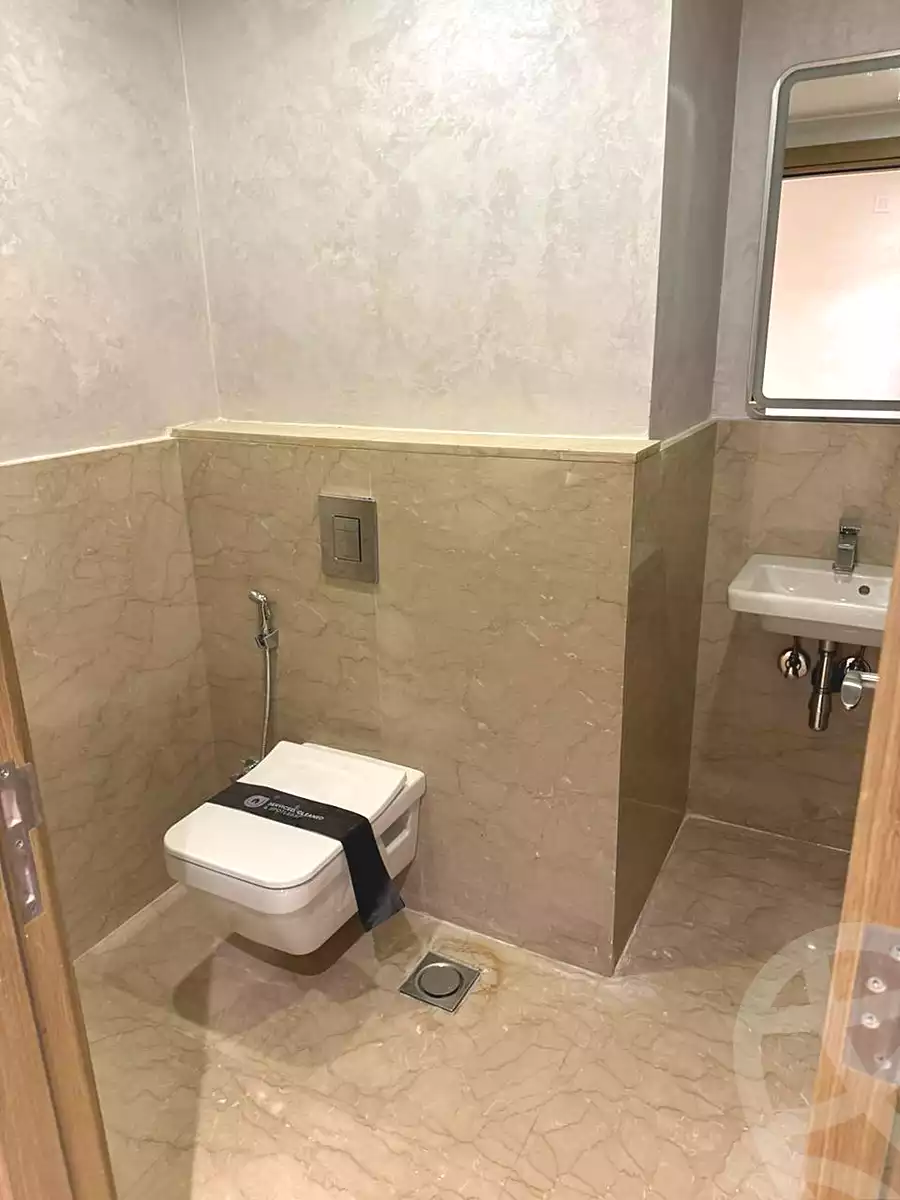 https://aqarmap.com.eg/en/listing/6807921-for-sale-cairo-new-cairo-compounds-zyd-yst