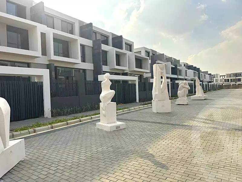 https://aqarmap.com.eg/ar/listing/6808176-for-sale-cairo-new-cairo-compounds-el-patio-town-compound-la-vista
