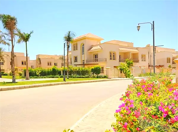 https://aqarmap.com.eg/ar/listing/6808281-for-sale-cairo-el-sheikh-zayed-city-compounds-greens