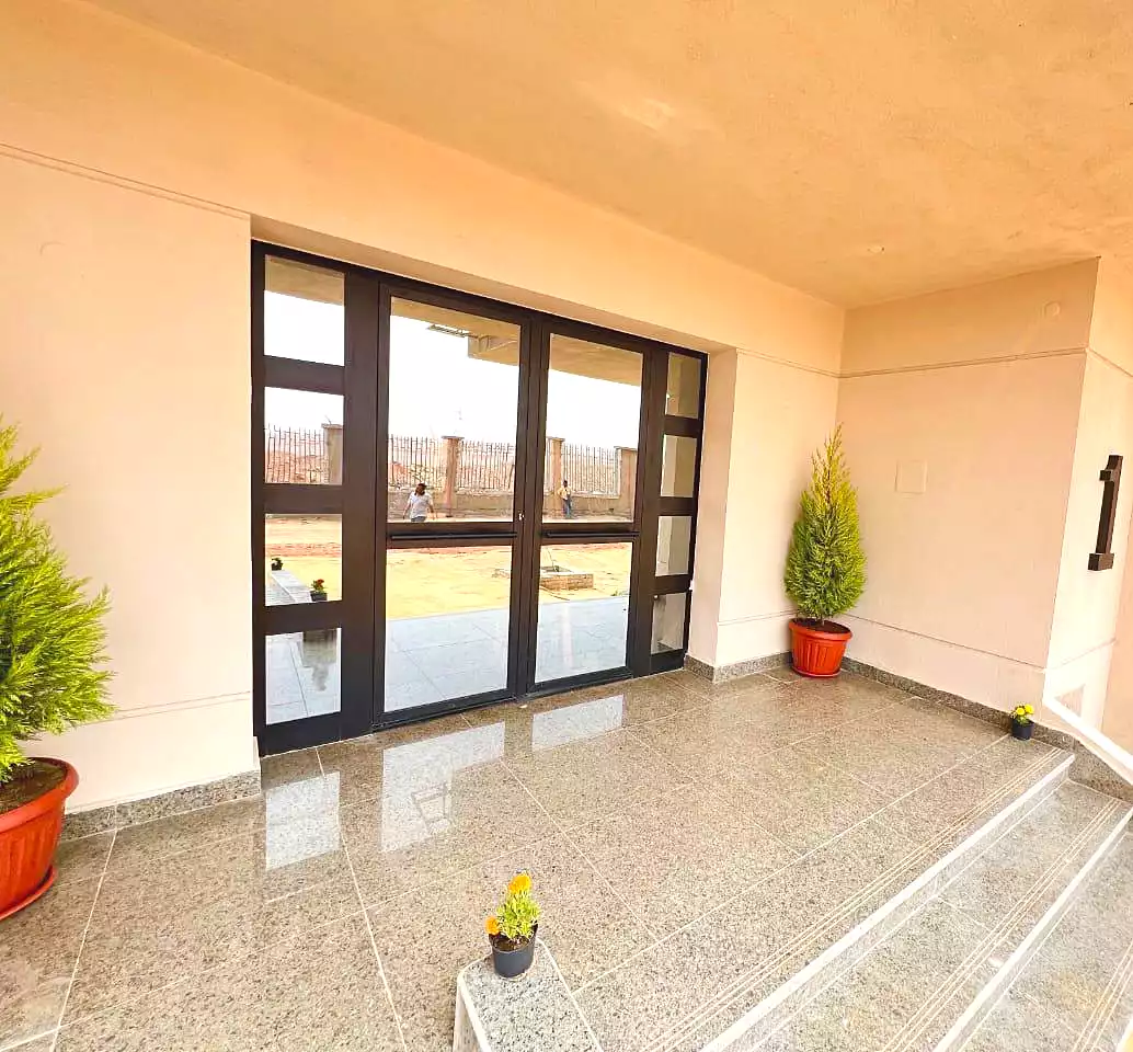 https://aqarmap.com.eg/ar/listing/6808479-for-sale-cairo-new-administrative-capital-r8-rmtn