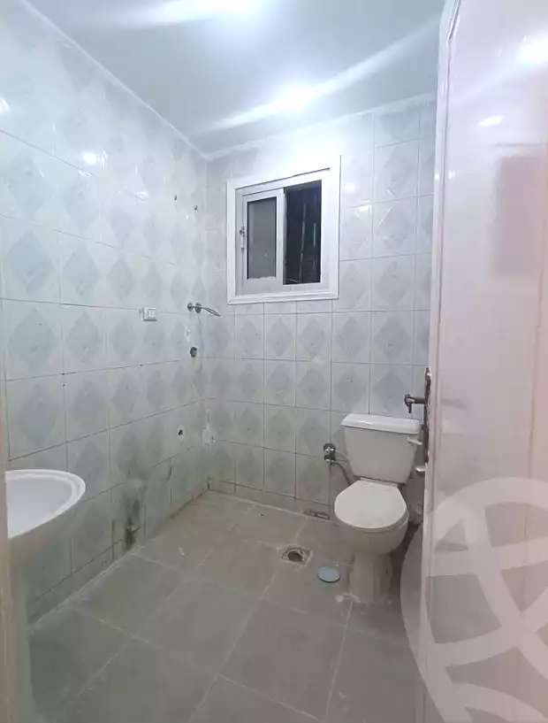 https://aqarmap.com.eg/ar/listing/6810280-for-sale-alexandria-l-jmy-lbytsh-ibrahim-othman-st