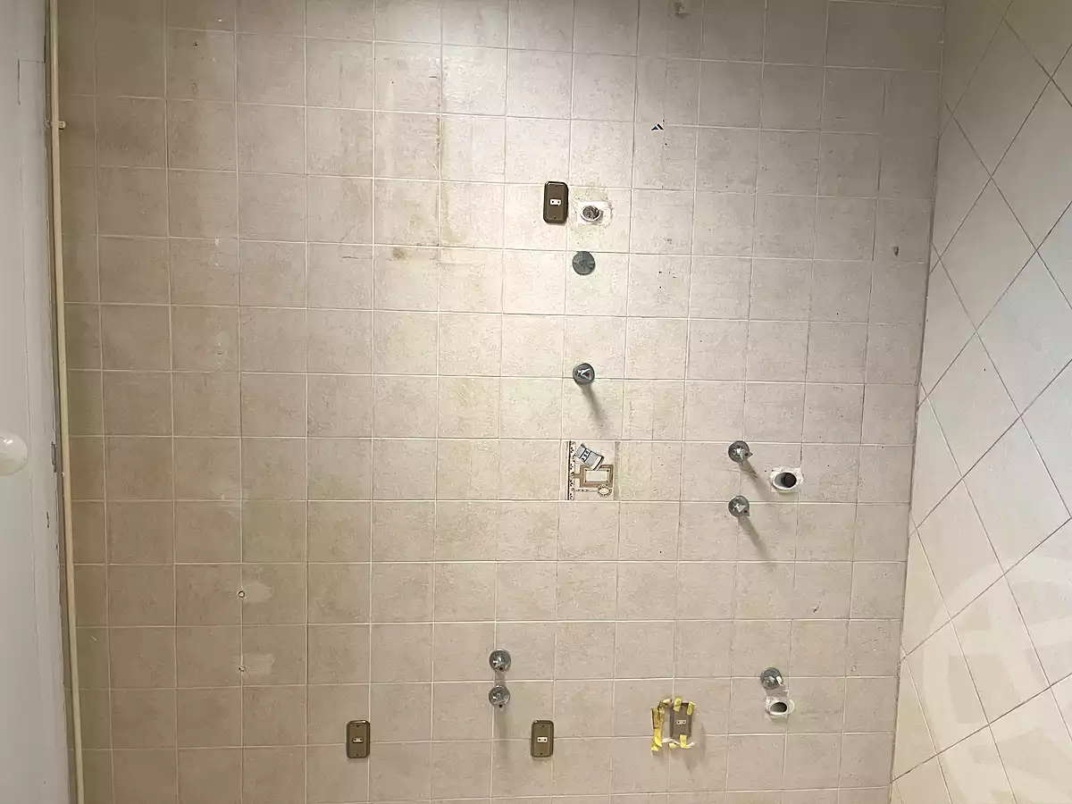 https://aqarmap.com.eg/ar/listing/6810297-for-rent-cairo-new-cairo-ganob-el-akadamiya-south-academy-b-taha-hussein-st