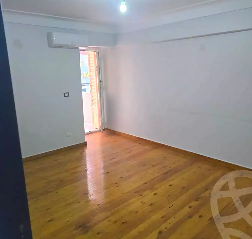 https://aqarmap.com.eg/ar/listing/6810767-for-sale-alexandria-ganaklis