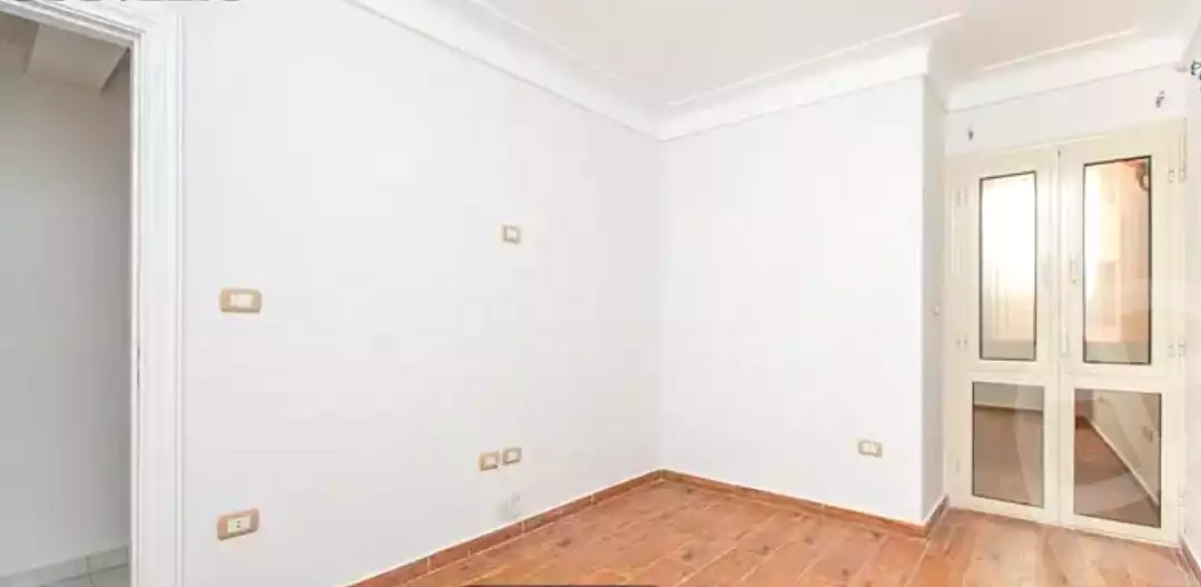 https://aqarmap.com.eg/ar/listing/6811421-for-rent-alexandria-camp-cesar-el-gaish-rd