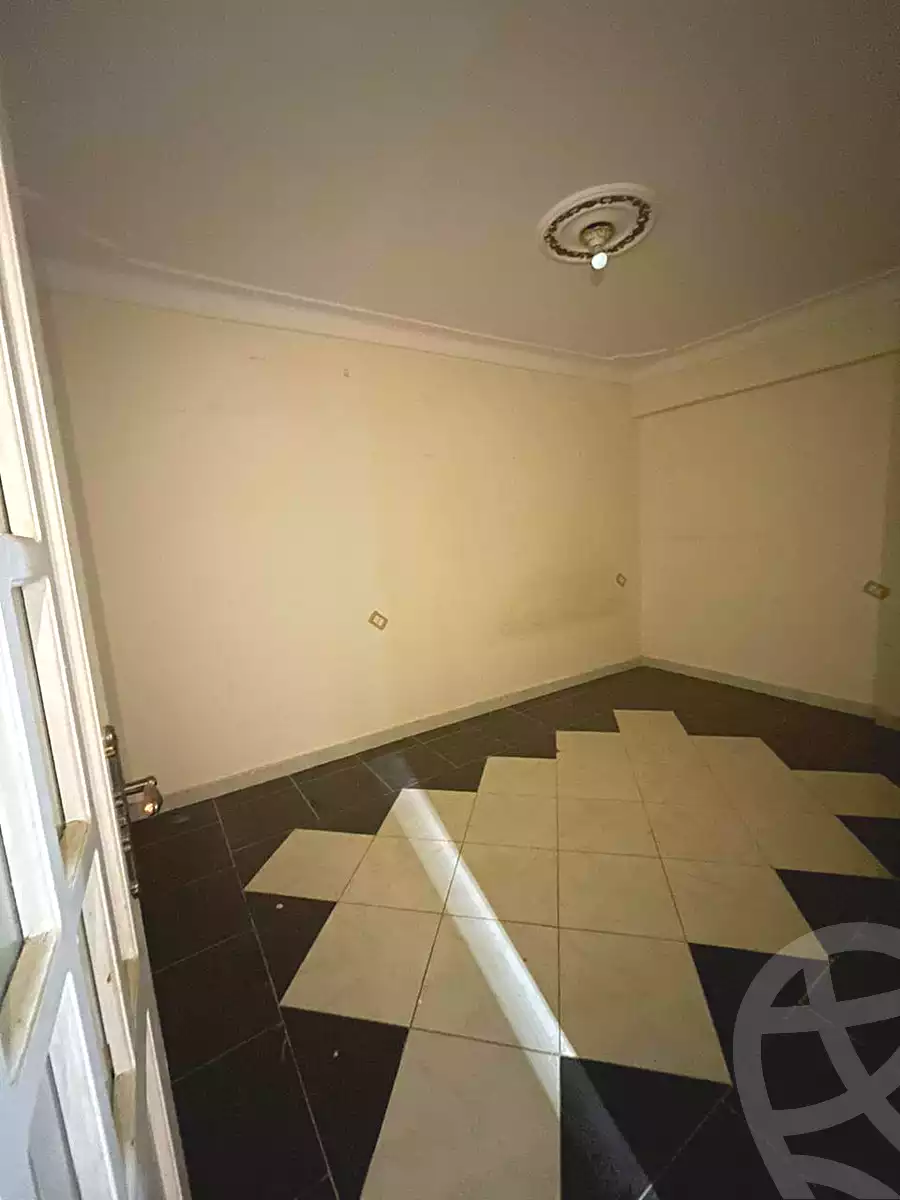 https://aqarmap.com.eg/ar/listing/6814267-for-sale-alexandria-new-miami-street-10
