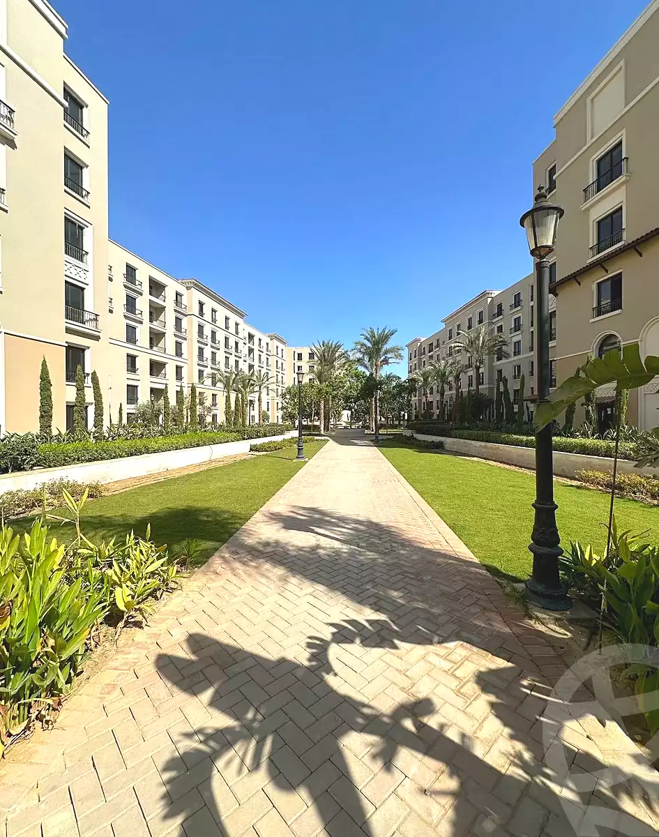 https://aqarmap.com.eg/en/listing/6816896-for-sale-cairo-el-sheikh-zayed-city-compounds-kmbwnd-fyldj-wyst-dr-llttwyr