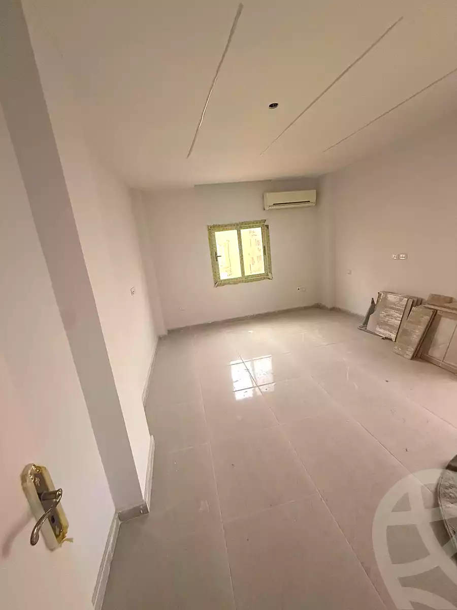 https://aqarmap.com.eg/ar/listing/6816945-for-rent-cairo-el-sheikh-zayed-city-compounds-el-yasmeen-compound