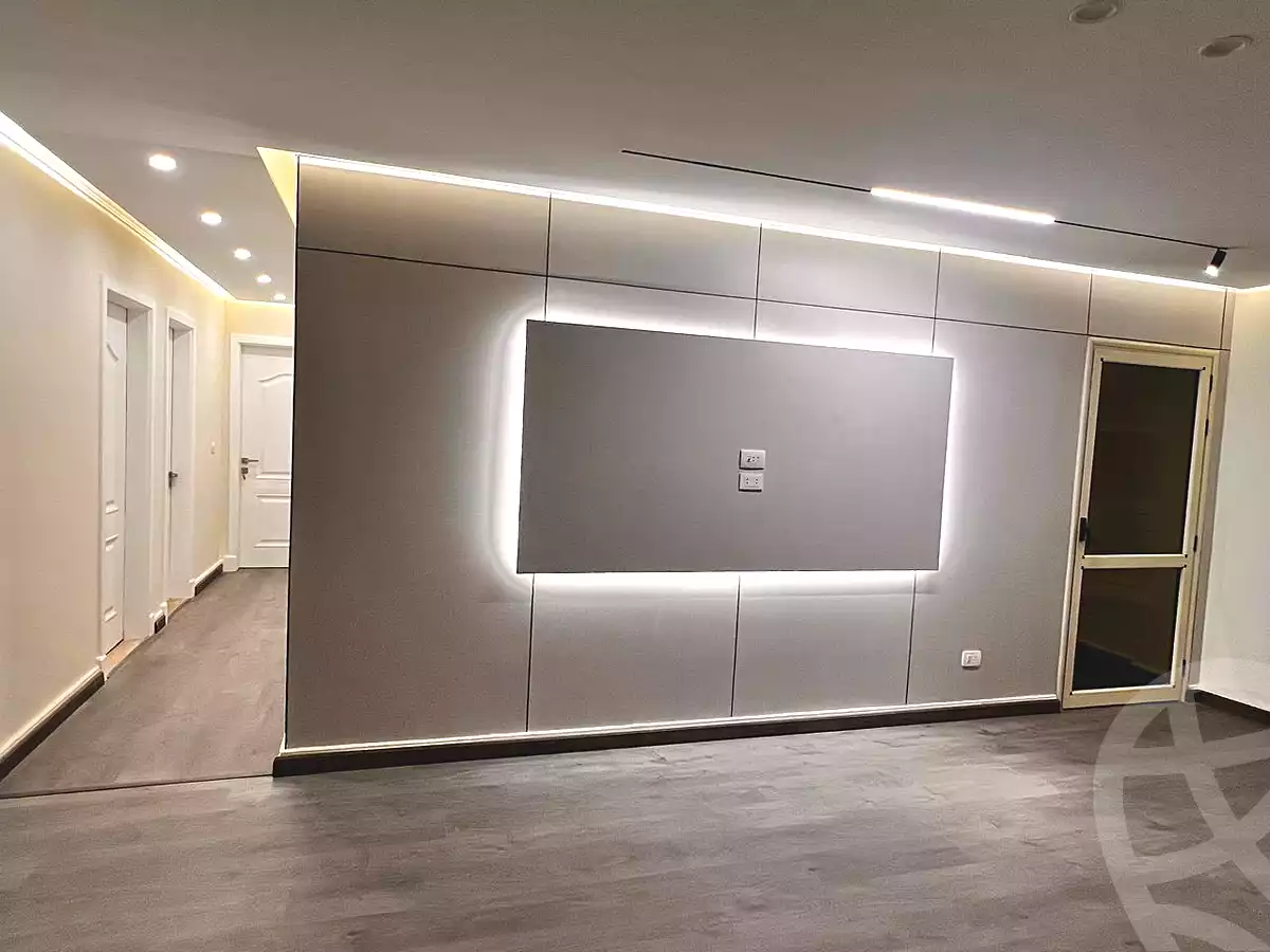 https://aqarmap.com.eg/en/listing/6816811-for-sale-cairo-new-cairo-first-settlement-mhwr-mstfy-kml