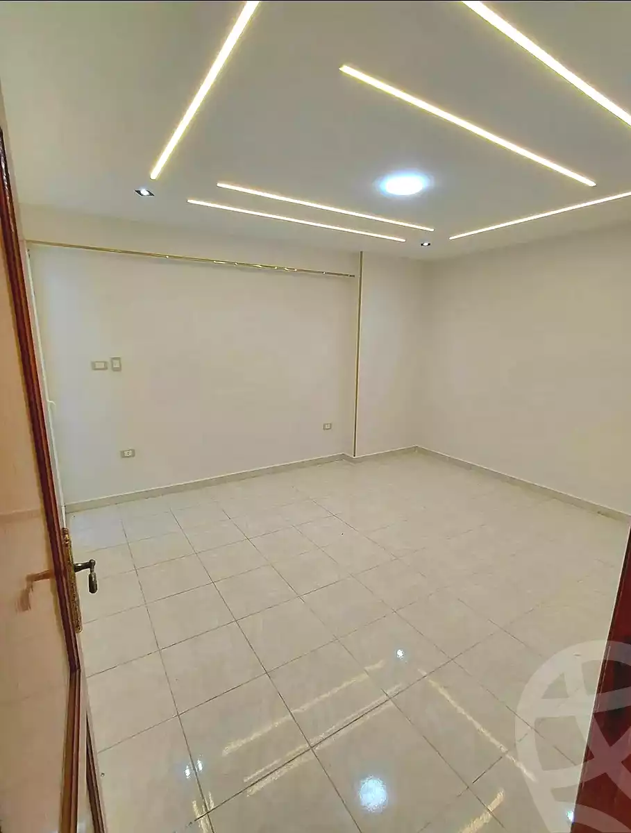 https://aqarmap.com.eg/ar/listing/6817237-for-sale-alexandria-sydy-bshr-sydy-bshr-bhry-shr-mhmwd-l-yswy