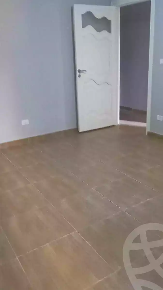 https://aqarmap.com.eg/ar/listing/6817496-for-sale-alexandria-moharram-bey-kanal-al-mahmoudeya-al-bahri-st