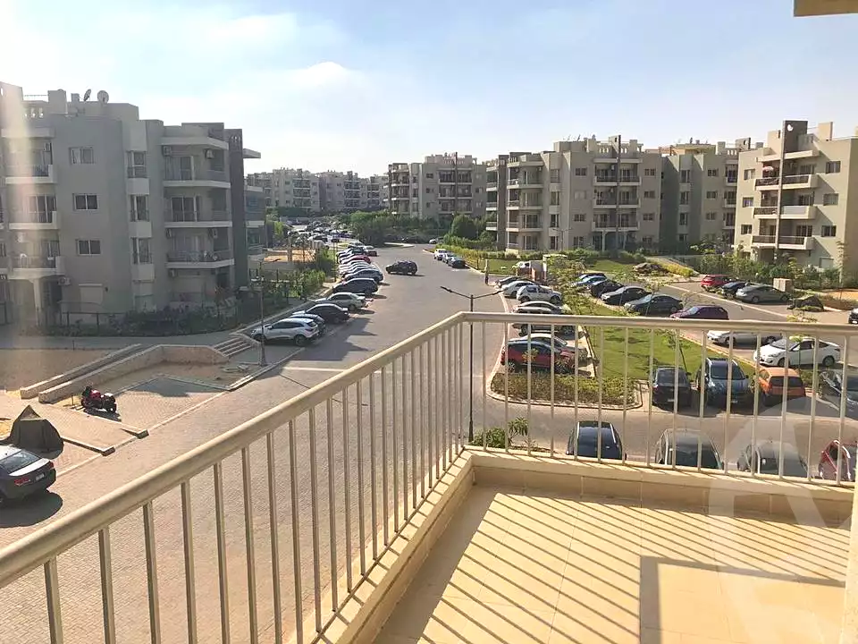 https://aqarmap.com.eg/ar/listing/6818567-for-sale-cairo-el-sheikh-zayed-city-compounds-dh-drys