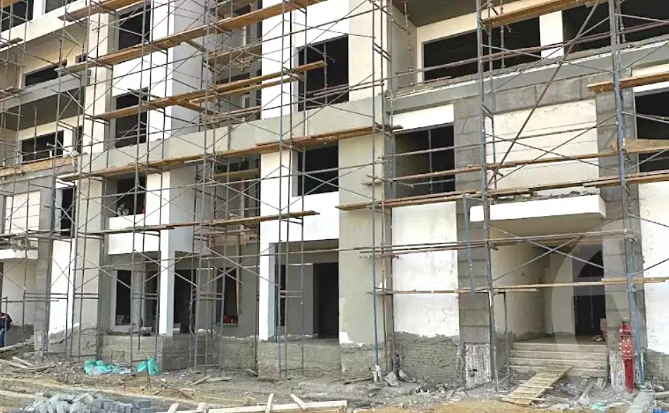 https://aqarmap.com.eg/en/listing/6818635-for-sale-cairo-new-cairo-compounds-mountain-view-hyde-park