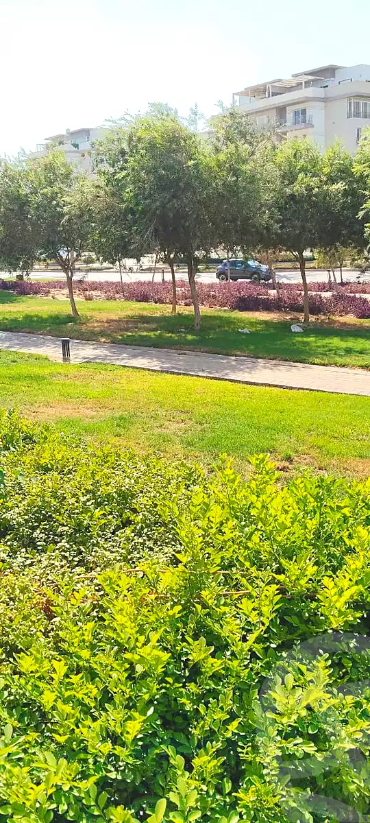 https://aqarmap.com.eg/en/listing/6818668-for-sale-cairo-new-cairo-compounds-hyde-park-centre-ville-hyde-park