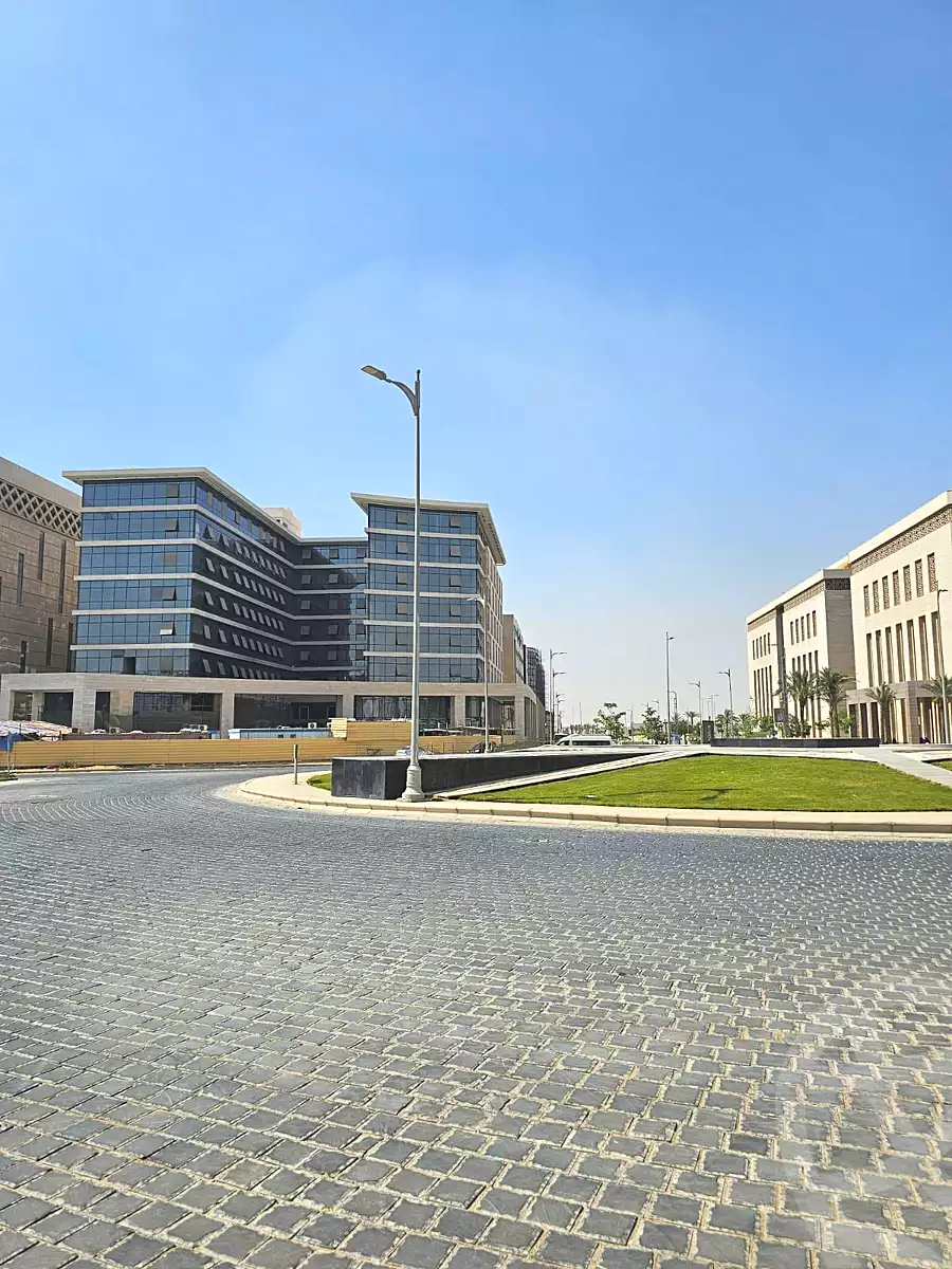https://aqarmap.com.eg/ar/listing/6820315-for-sale-cairo-al-oubour-compounds-golf-city