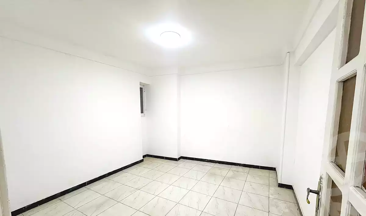https://aqarmap.com.eg/ar/listing/6822532-for-sale-alexandria-sydy-bshr-sydy-bshr-bhry-gamal-abd-el-nasir-st