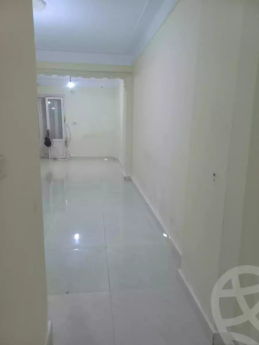 https://aqarmap.com.eg/ar/listing/6827485-for-rent-alexandria-zezenia-ibrahim-el-attar-st