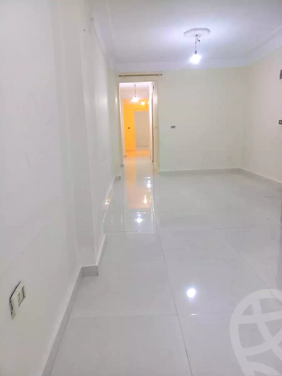 https://aqarmap.com.eg/ar/listing/6827485-for-rent-alexandria-zezenia-ibrahim-el-attar-st