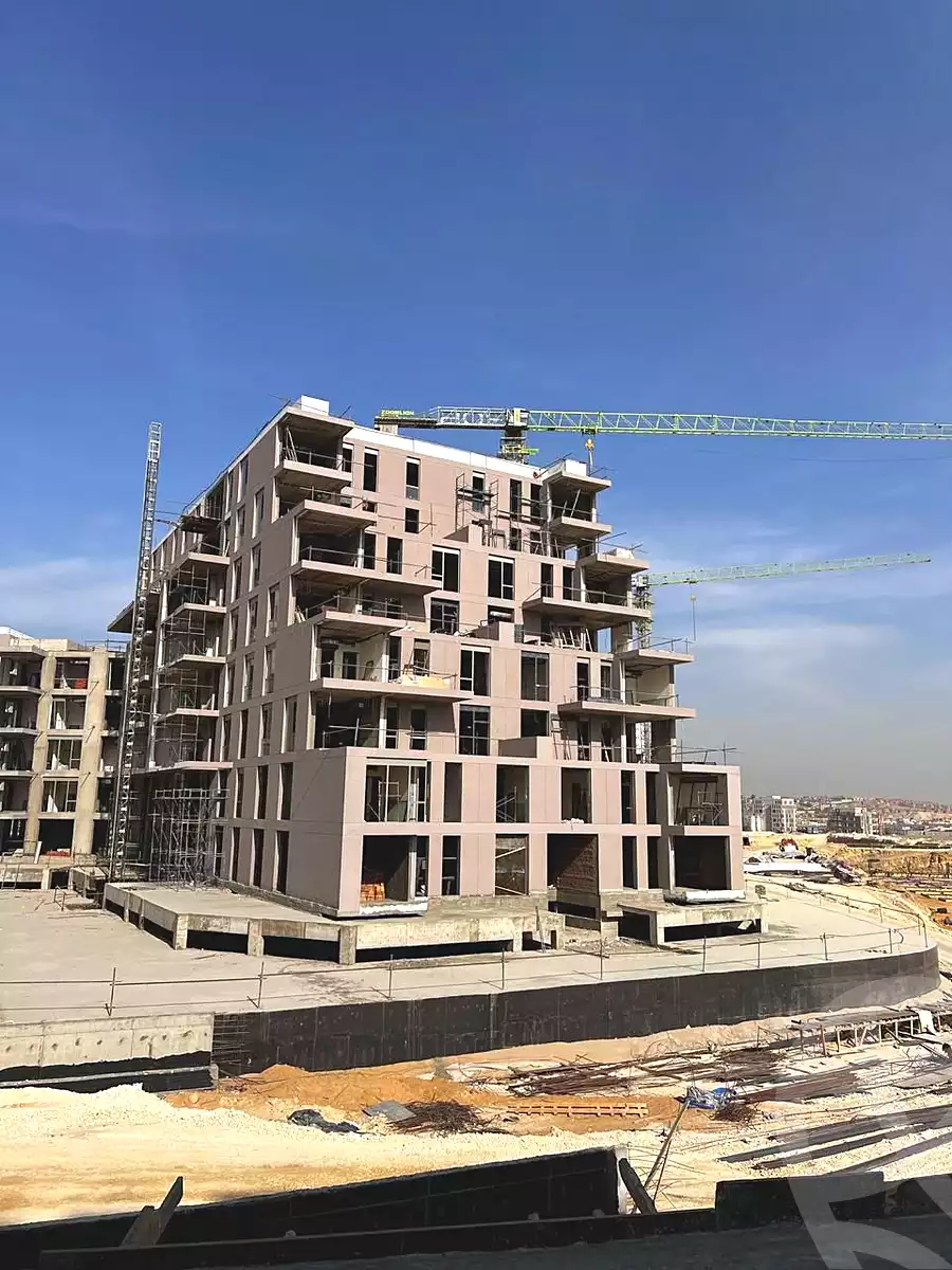 https://aqarmap.com.eg/ar/listing/6827711-for-sale-cairo-el-sheikh-zayed-city-compounds-mwl-205-rkn-blm