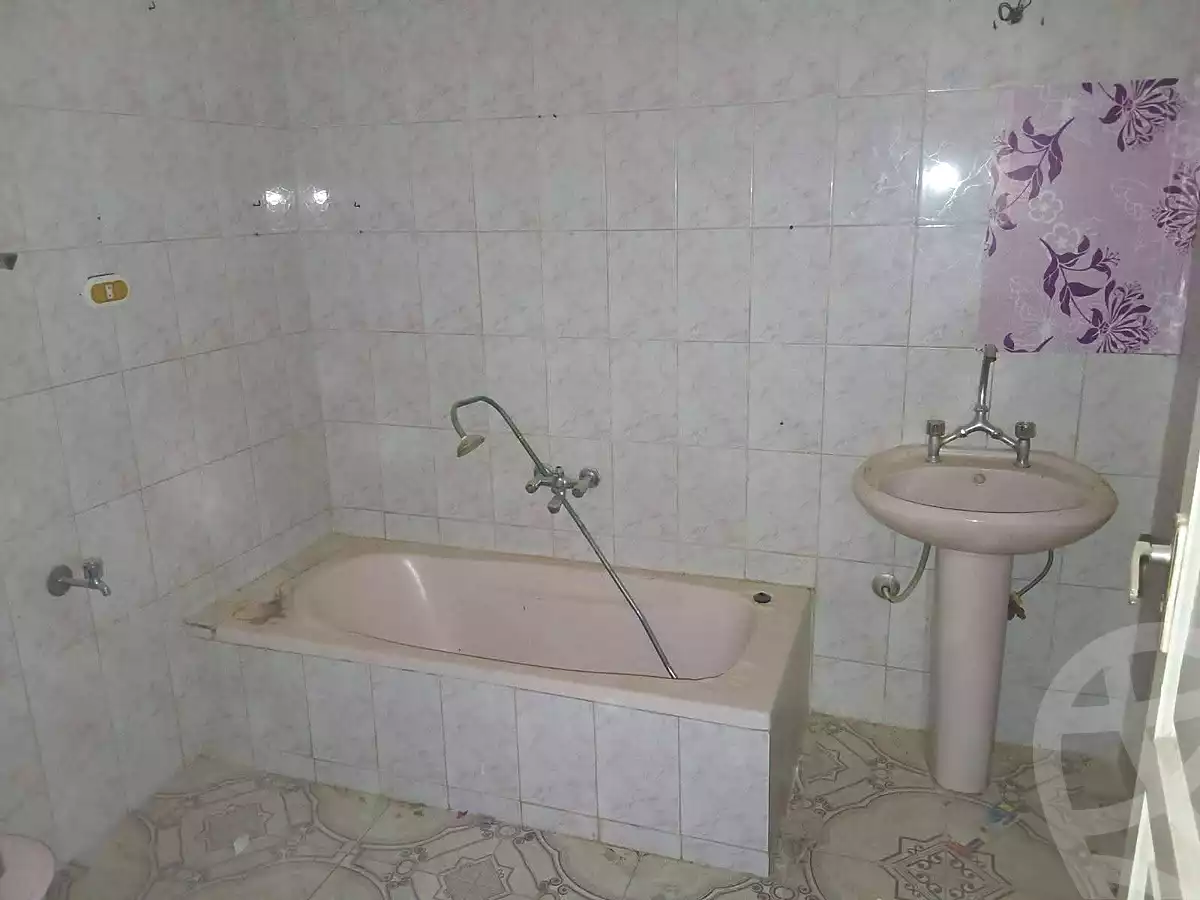 https://aqarmap.com.eg/ar/listing/6829930-for-sale-alexandria-l-jmy-lbytsh-el-hay-st