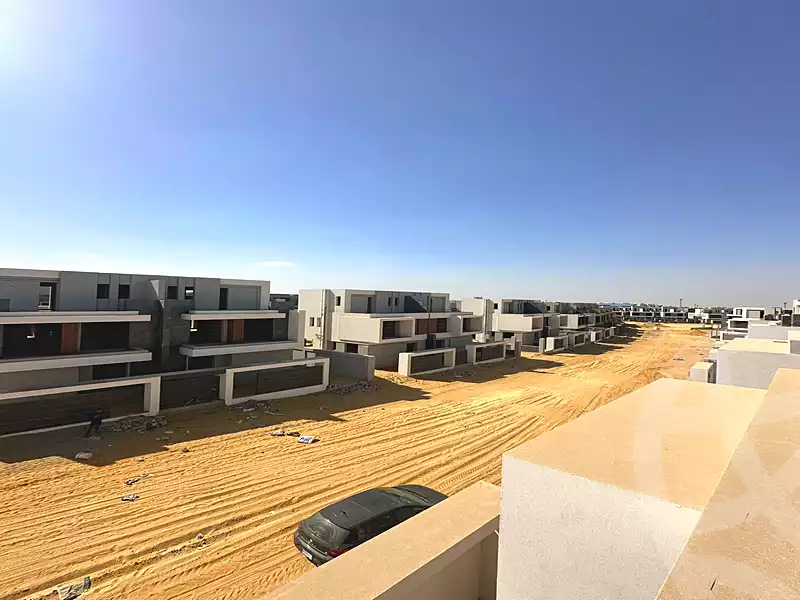 https://aqarmap.com.eg/ar/listing/6831397-for-sale-cairo-new-cairo-compounds-el-patio-town-compound-la-vista