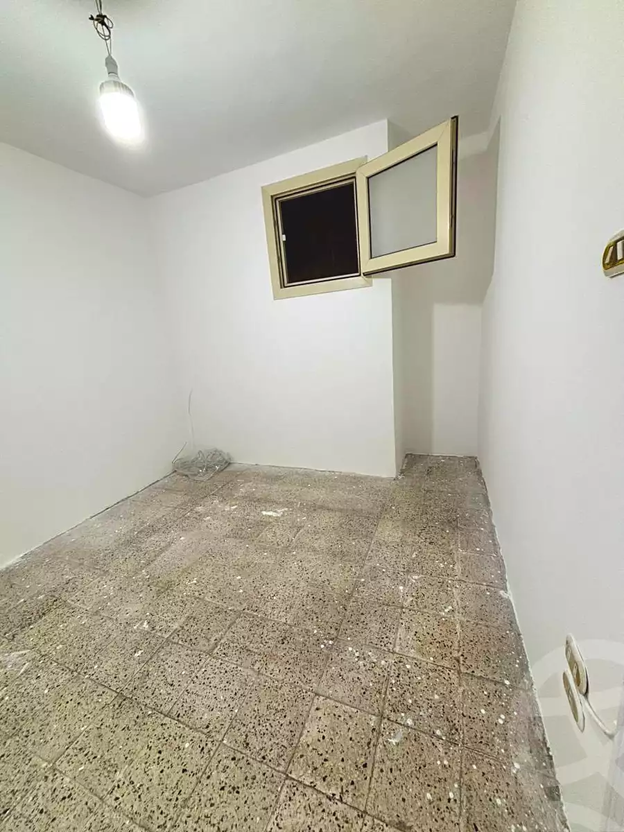 https://aqarmap.com.eg/en/listing/6832588-for-sale-alexandria-moharram-bey-othman-galal-st