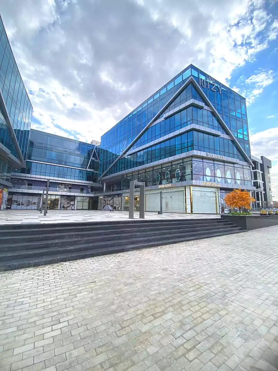 https://aqarmap.com.eg/ar/listing/6835093-for-rent-cairo-el-sheikh-zayed-city-compounds-rytzy-blz-mwl-tybh-llstthmr-l-qry