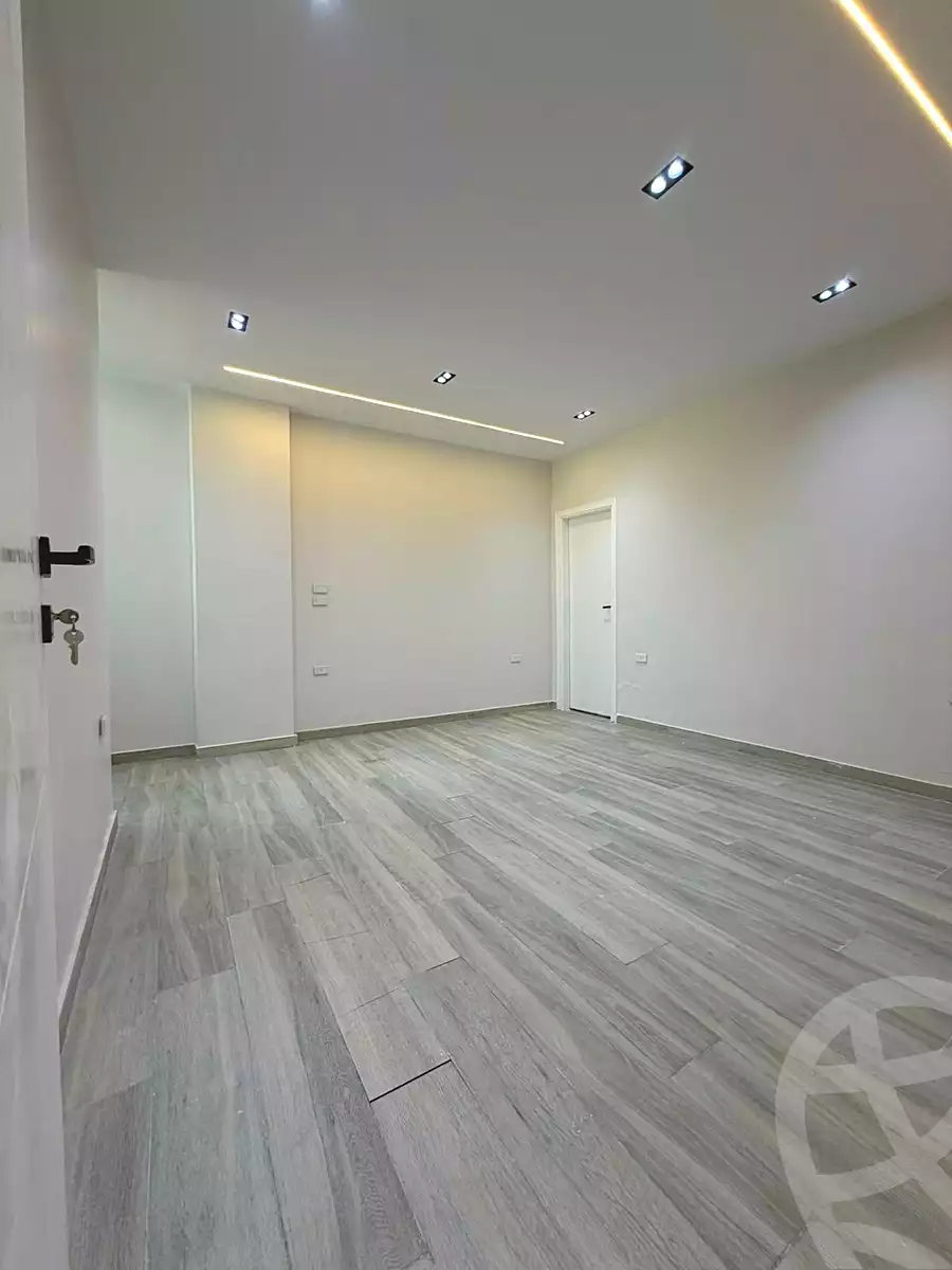 https://aqarmap.com.eg/ar/listing/6835472-for-sale-cairo-6th-of-october-el-ahyaa-neighborhood-3rd-al-hay-al-thalith-st