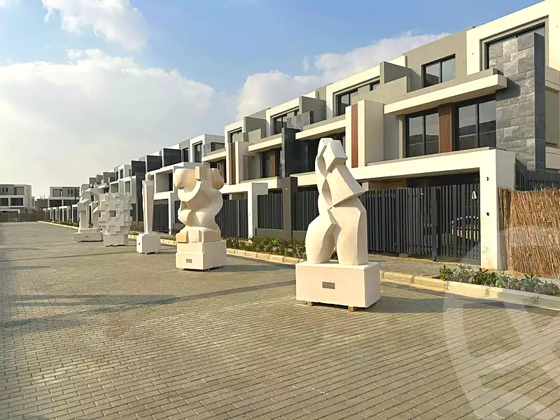https://aqarmap.com.eg/ar/listing/6835501-for-sale-cairo-new-cairo-compounds-el-patio-town-compound-la-vista
