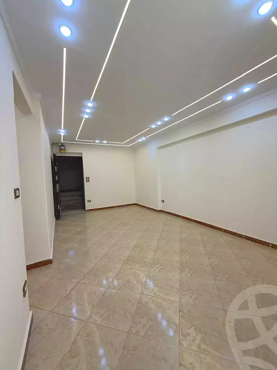 https://aqarmap.com.eg/ar/listing/6835825-for-sale-alexandria-new-miami-street-16