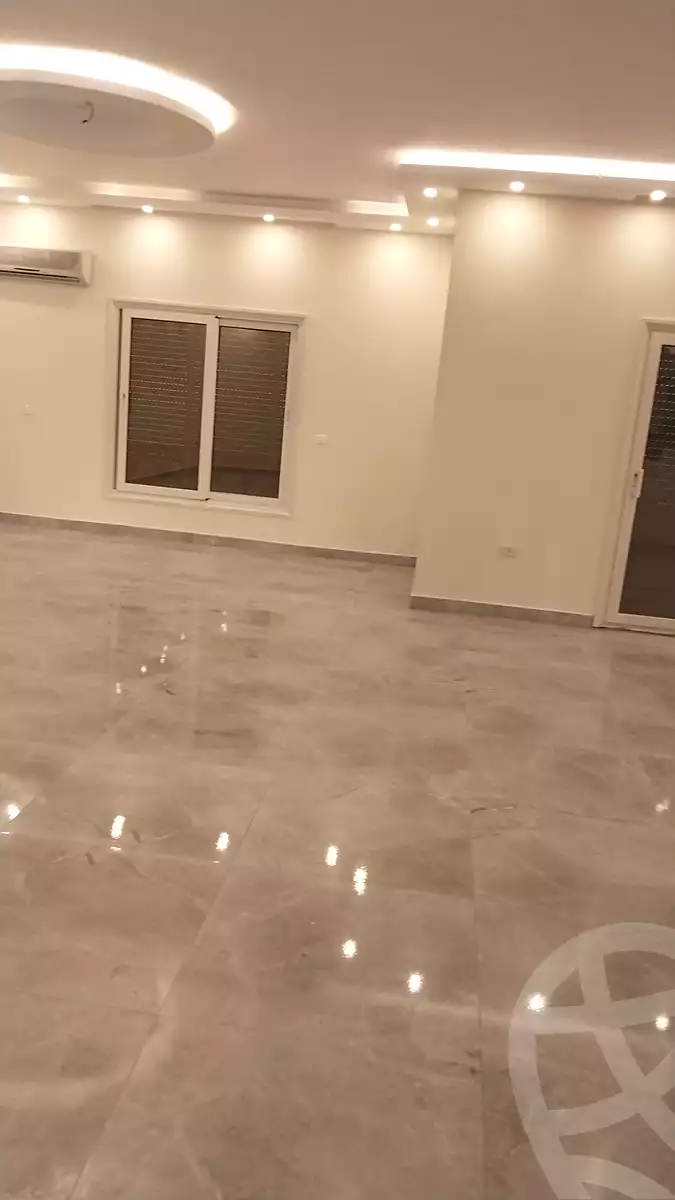 https://aqarmap.com.eg/ar/listing/6836299-for-rent-cairo-new-cairo-compounds-byrl-d-rw