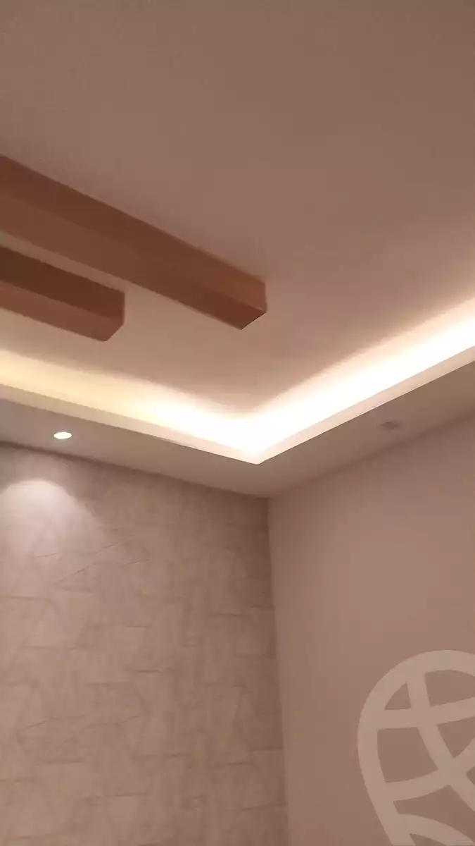 https://aqarmap.com.eg/ar/listing/6836299-for-rent-cairo-new-cairo-compounds-byrl-d-rw