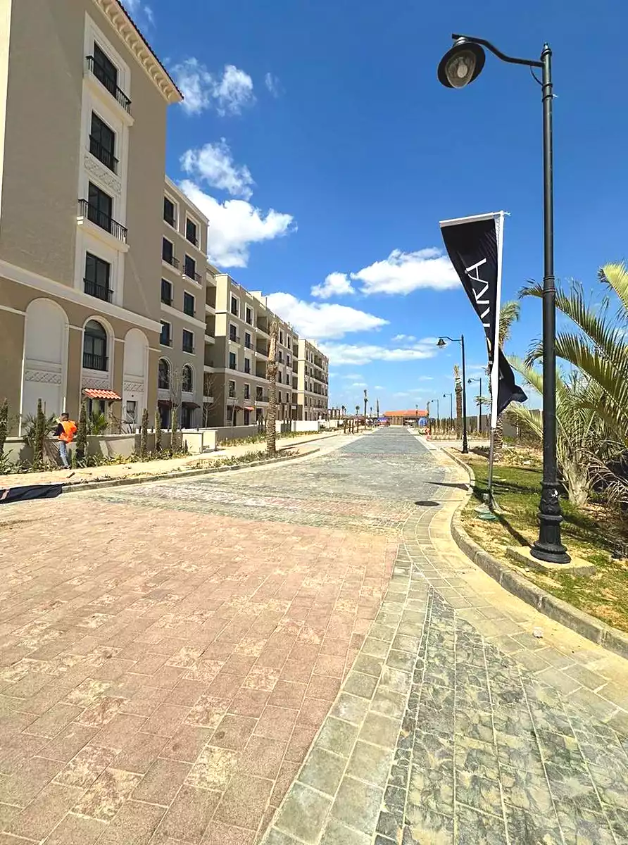 https://aqarmap.com.eg/en/listing/6837546-for-sale-cairo-el-sheikh-zayed-city-compounds-kmbwnd-fyldj-wyst-dr-llttwyr