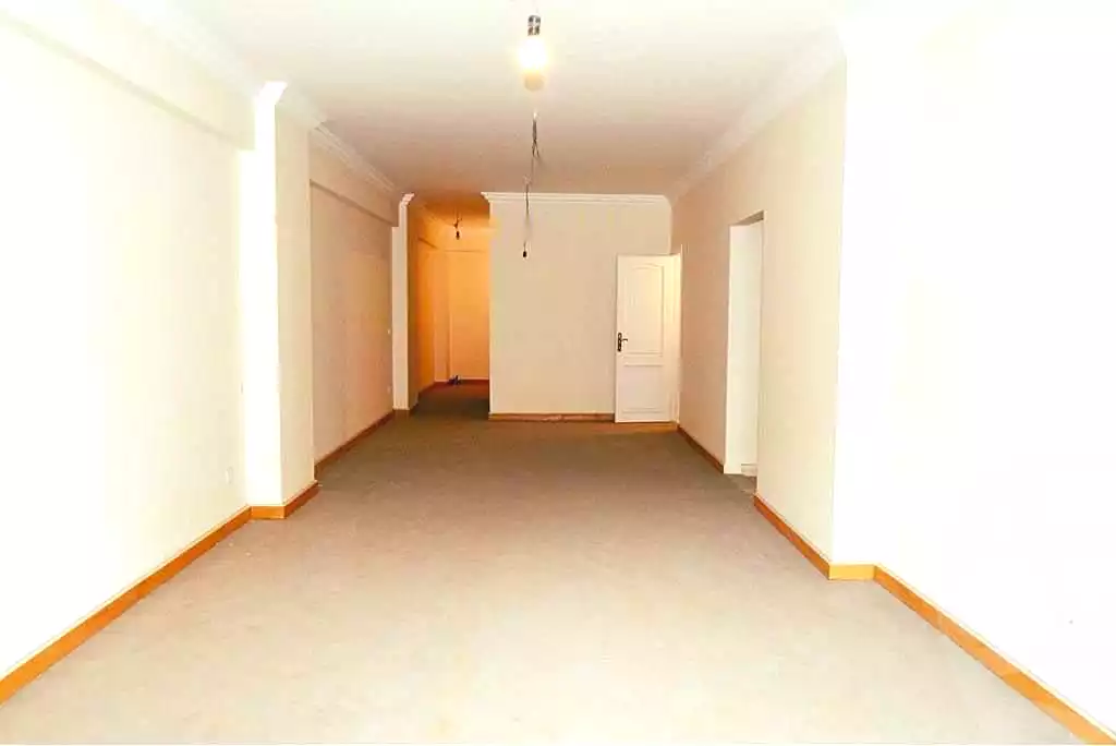 https://aqarmap.com.eg/ar/listing/6837883-for-sale-alexandria-lauran-shr-bw-qyr-tryq-lhry