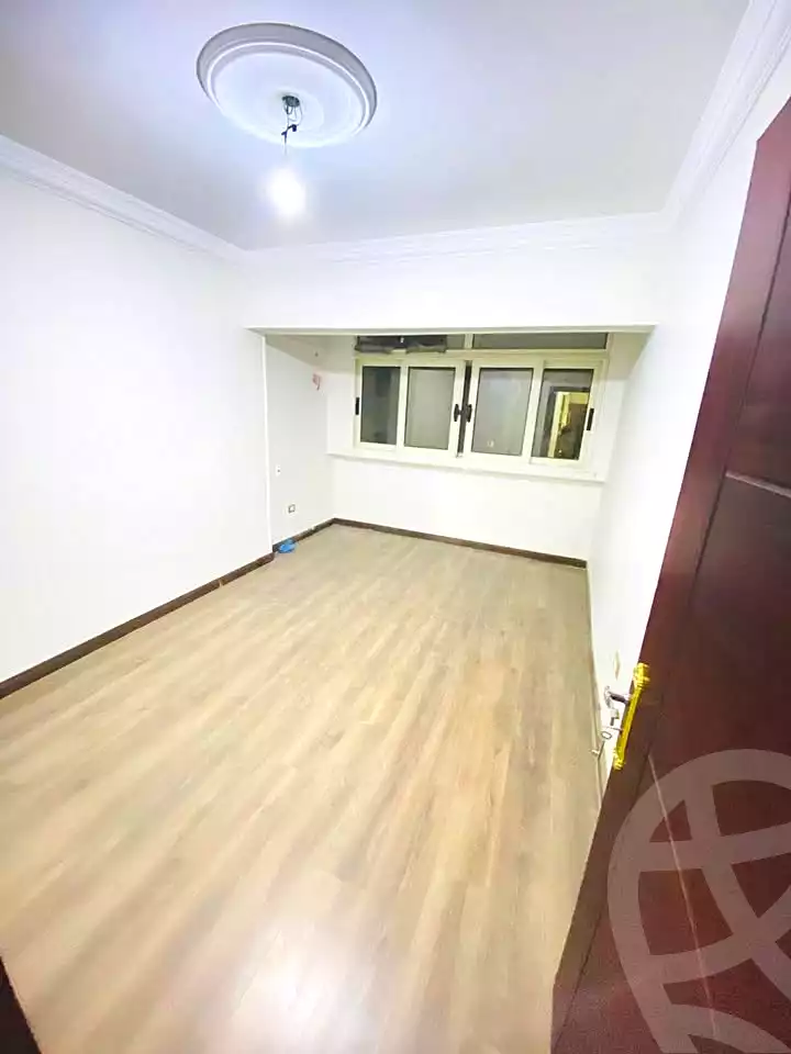 https://aqarmap.com.eg/ar/listing/6838125-for-sale-alexandria-el-mandara-alex-el-mandara-bahri-sidi-kamal-st