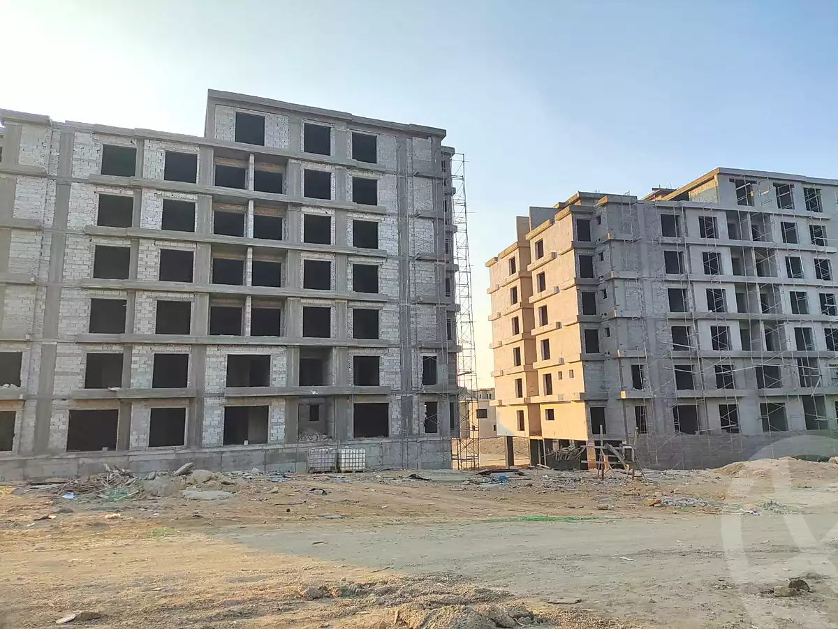 https://aqarmap.com.eg/ar/listing/6839044-for-sale-cairo-new-cairo-compounds-kmbwnd-kryk-twn-il-cazar