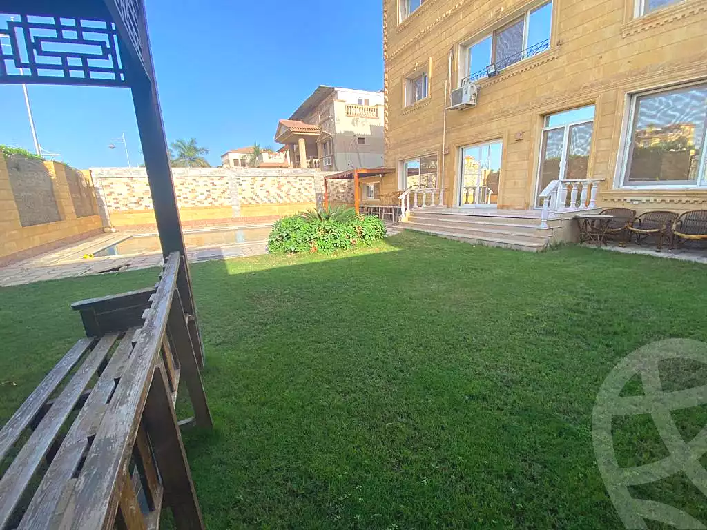 https://aqarmap.com.eg/ar/listing/6839171-for-sale-cairo-el-sheikh-zayed-city-compounds-royal-city