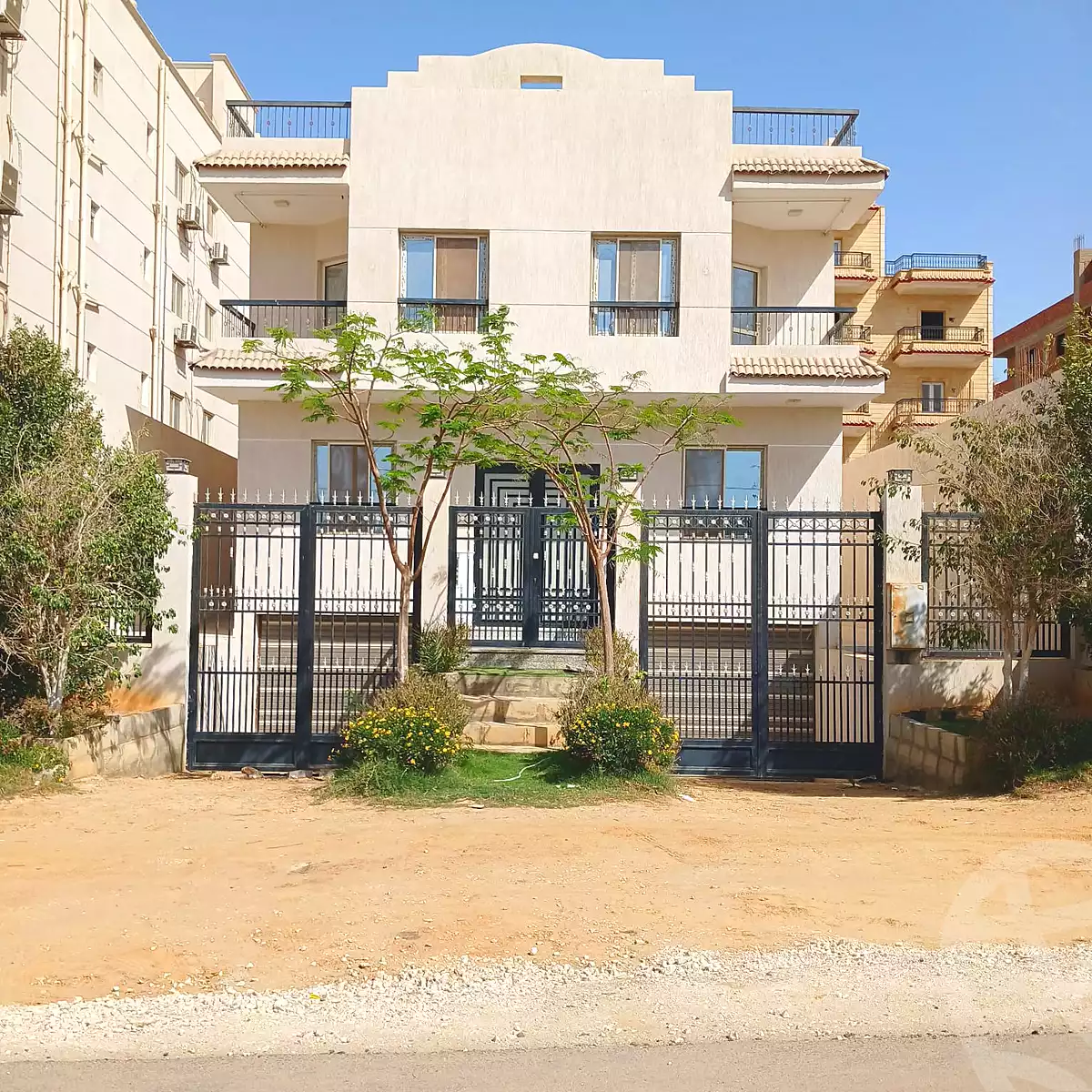 https://aqarmap.com.eg/ar/listing/6839202-for-sale-cairo-6th-of-october-el-tawsaat-el-shamalya-hy-2000-qt
