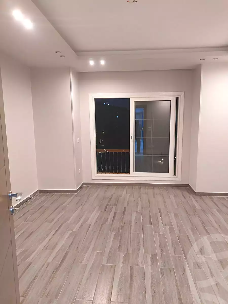 https://aqarmap.com.eg/en/listing/6839321-for-rent-cairo-new-cairo-compounds-mountain-view-hyde-park