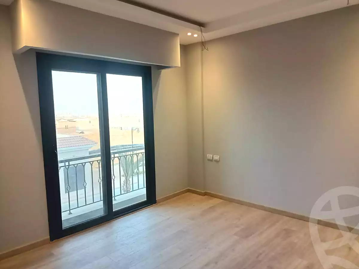 https://aqarmap.com.eg/en/listing/6839345-for-sale-cairo-el-sheikh-zayed-city-compounds-kmbwnd-fyldj-wyst-dr-llttwyr