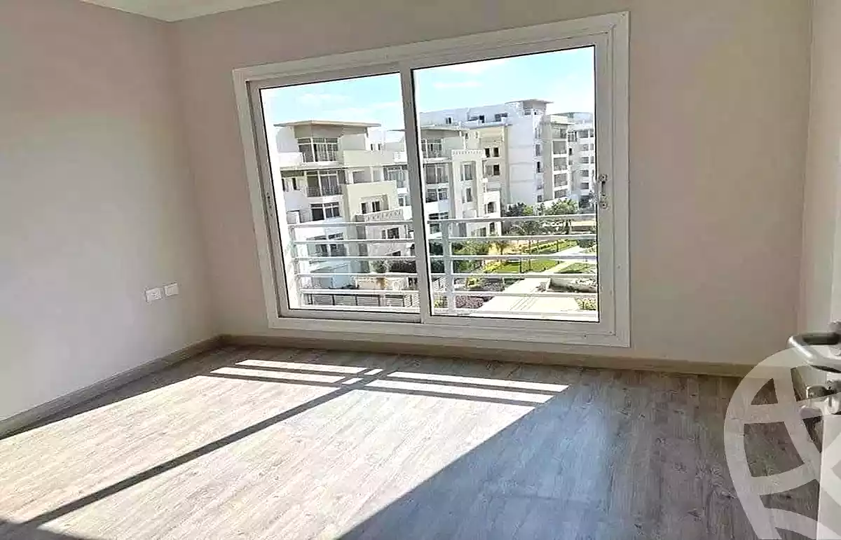 https://aqarmap.com.eg/en/listing/6840936-for-sale-cairo-new-cairo-compounds-hyde-park-parkway-hyde-park-compound